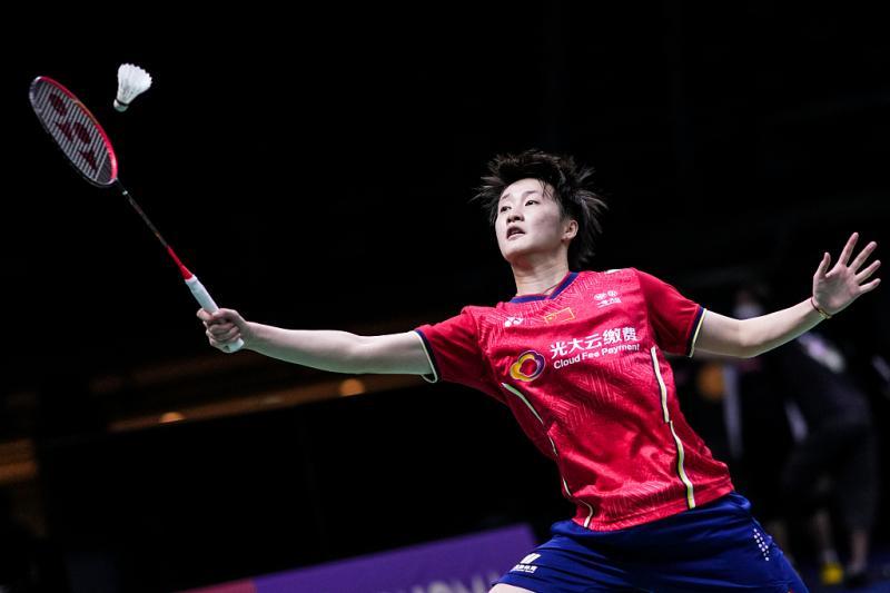 双方球员交 双方球员交