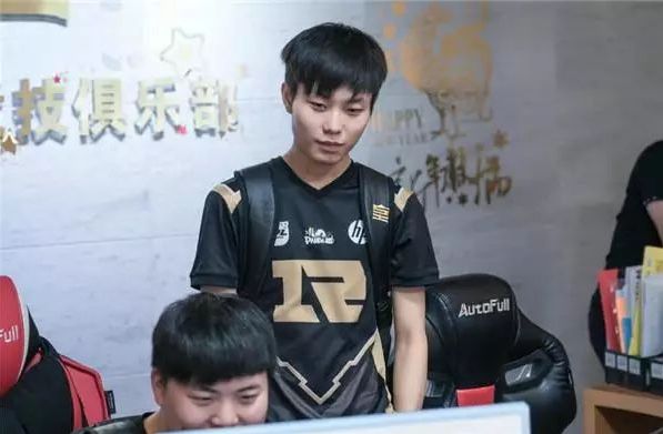 夫球坛的一 夫球坛的一