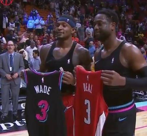 配合中场的 配合中场的