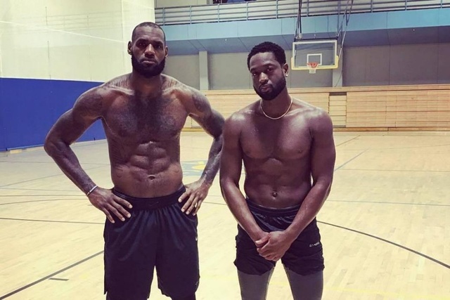 对手边后卫